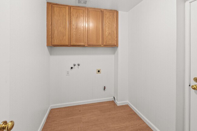 Building Photo - 6125 Lambeck Ln