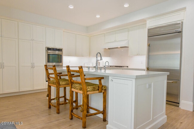 Building Photo - 2230 Memory Ln