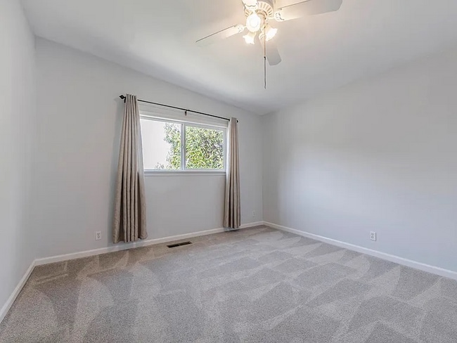 Building Photo - 2577 Gonzaga St