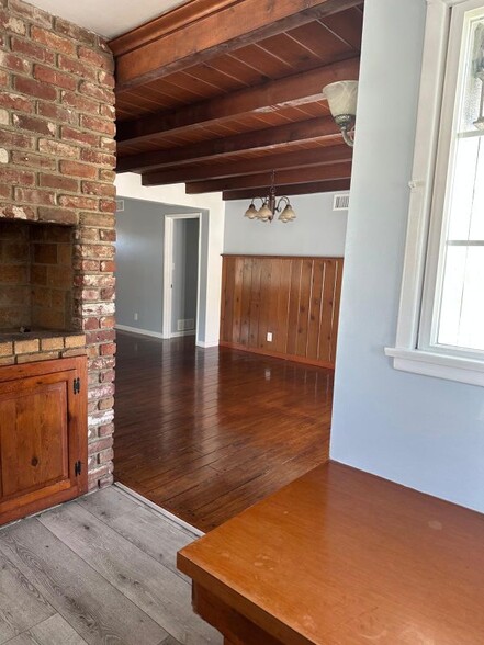 Building Photo - 2903 W Carson St
