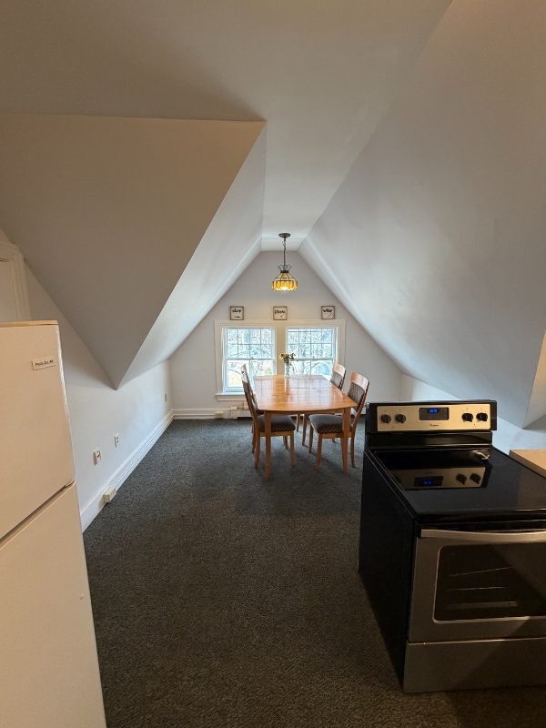 Building Photo - 52 Cedar St