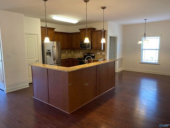 Building Photo - 3015 Hampstead Dr SE