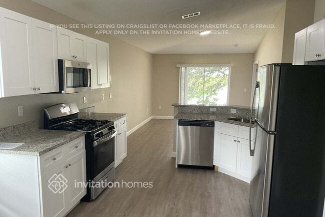 Building Photo - 170 China Berry Cir