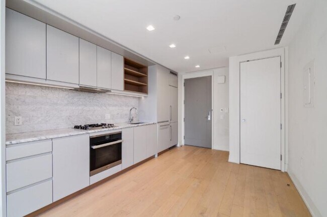 Building Photo - 1 bedroom in Brooklyn NY 11238