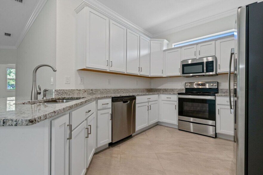 Building Photo - 4240 Lemongrass