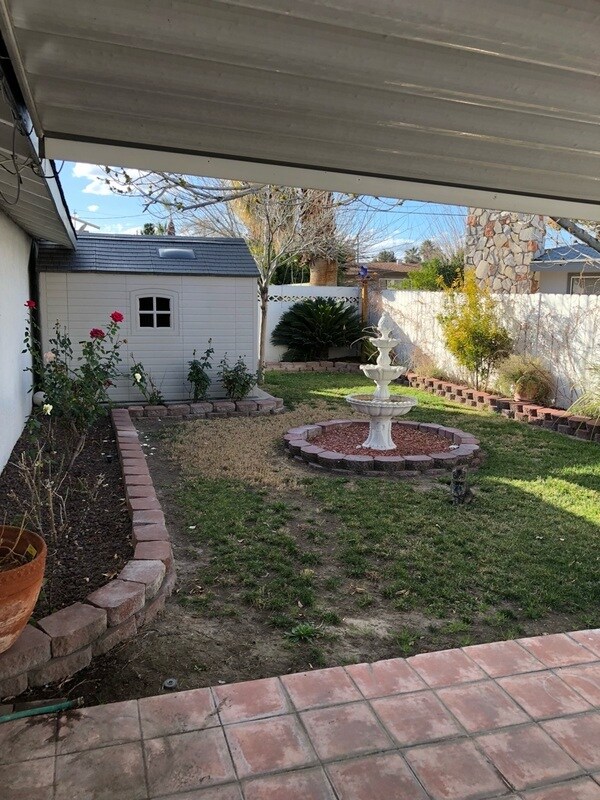 Building Photo - 2208 Sunland Ave