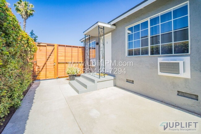 Building Photo - 4233 Swift Ave