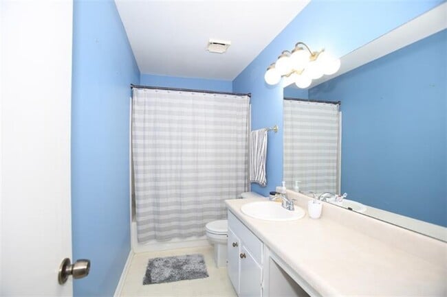 Building Photo - 2762 Farm Ln SE