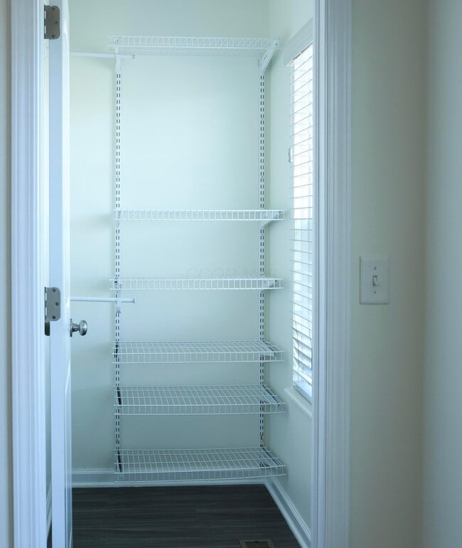 Building Photo - 11921 Warbler Wy