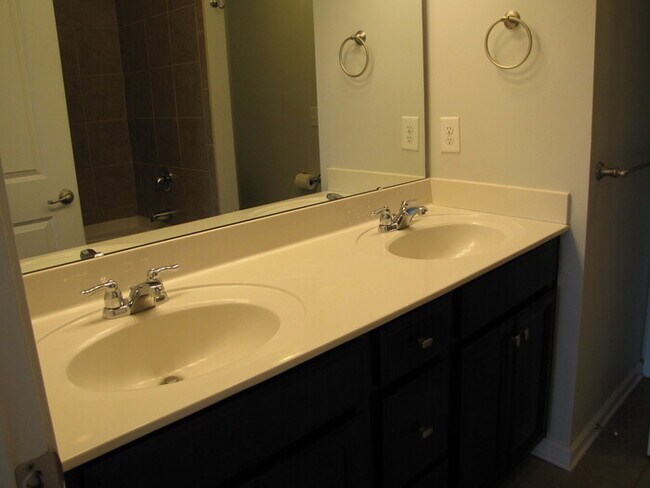 Building Photo - 42 Intuition Cir