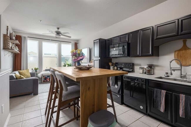 Building Photo - 4340 Attra St