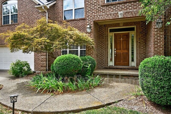 Building Photo - 2137 Roswell Dr