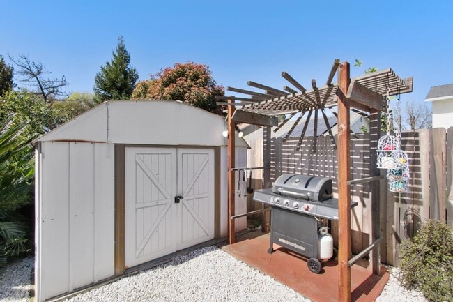 Building Photo - Charming 3 Bed / 2 Bath Home in Woodland