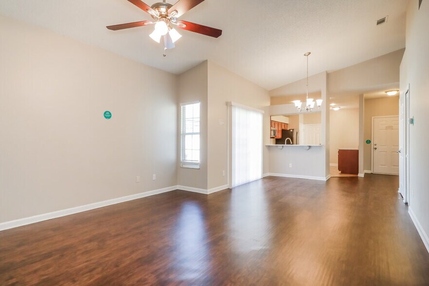 Building Photo - 1634 Ashmore Green Dr