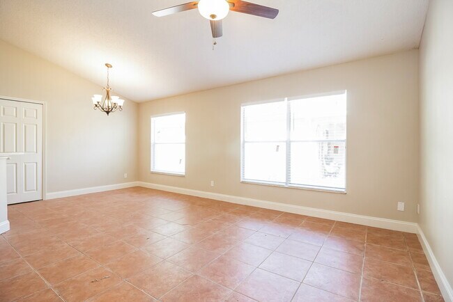 Building Photo - 10257 Winding Creek Ln