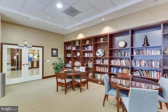 Building Photo - 1020 N Highland St