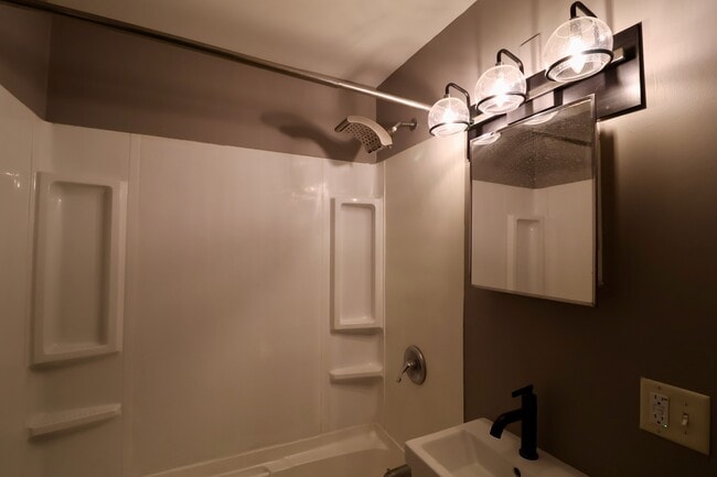 Building Photo - 237 S Kaley St