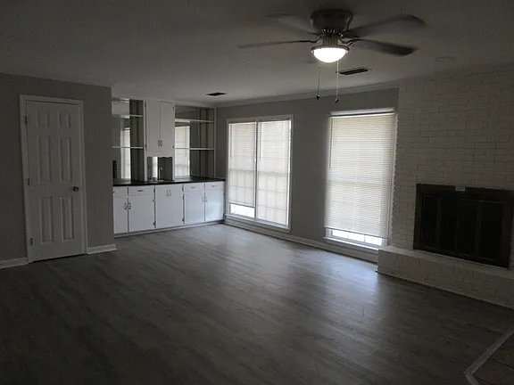 Building Photo - 547 Bellehurst Dr