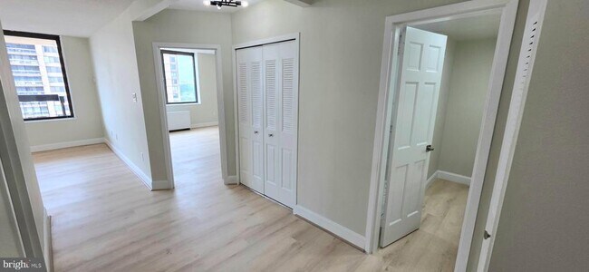 Building Photo - 3705 S George Mason Dr