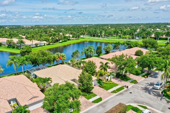 Building Photo - 923 Magdalena Rd