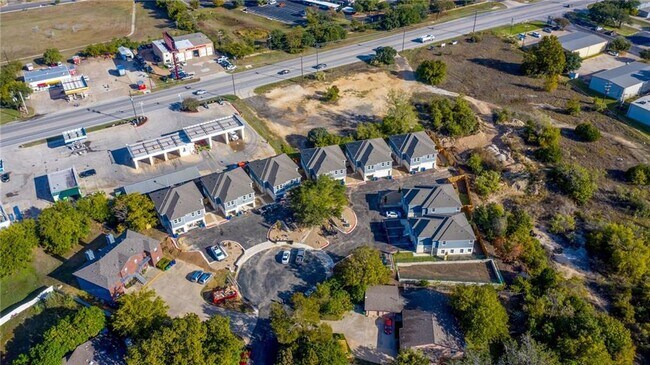 Building Photo - 906 Quartz Ct