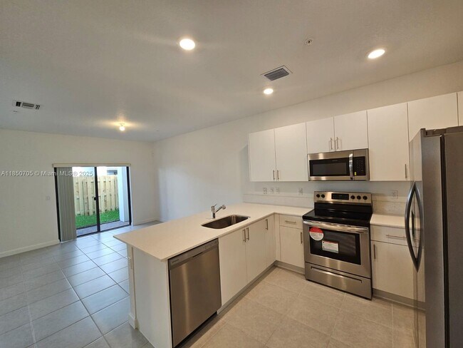 Building Photo - 257 SW 159th Way
