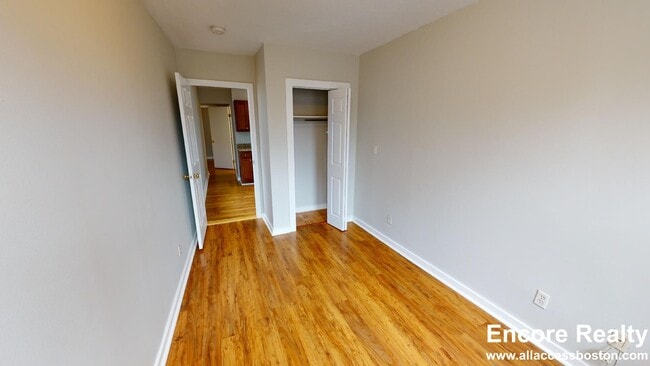 Building Photo - 224 Hanover St