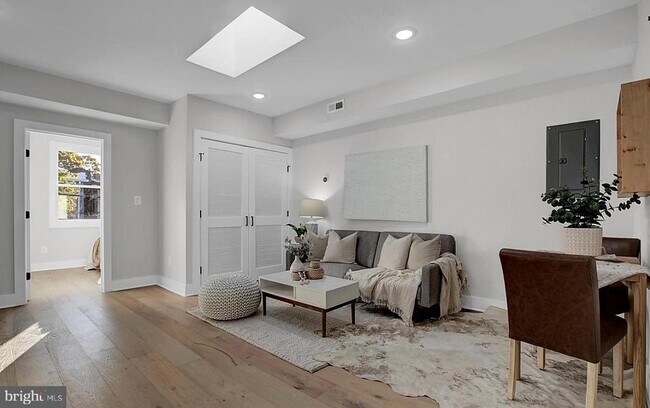 Building Photo - 1137 Owen Pl NE