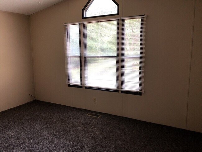 Building Photo - Home for Rent
