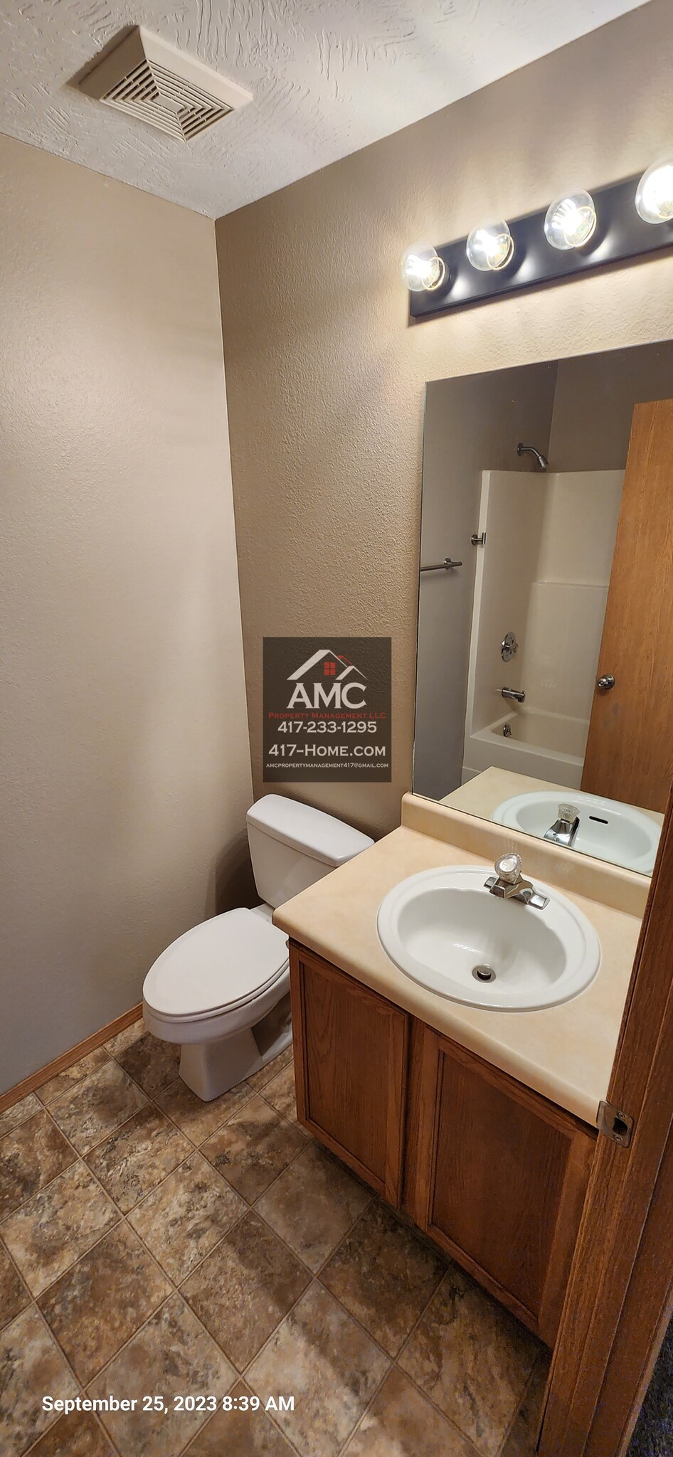 Master Bath - 106 S Maple St