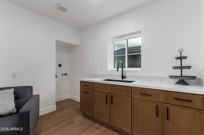 Building Photo - 8401 E San Miguel Ave