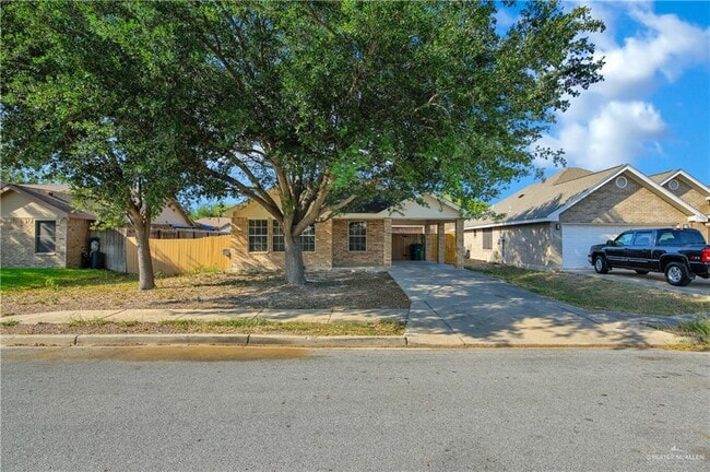 Building Photo - 18 E Laurel St