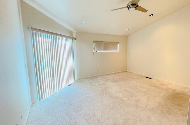 Building Photo - 29603 N Meadowridge