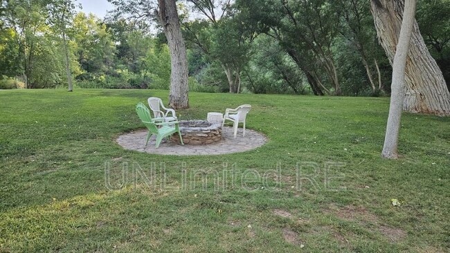 Building Photo - 10305 E Oak Creek Valley Dr
