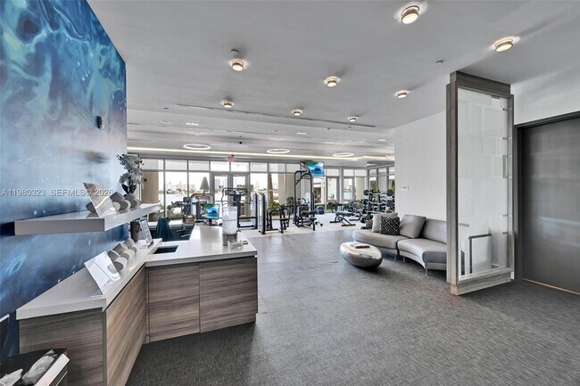 Building Photo - 17111 Biscayne Blvd