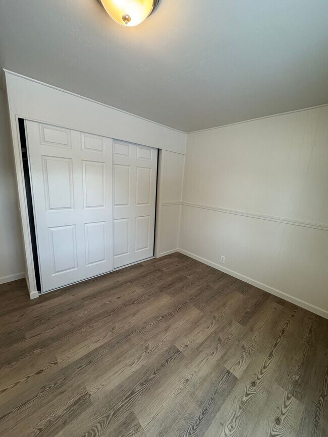 Building Photo - Newly renovated 1.5 years ago, 3 bed 2 bath