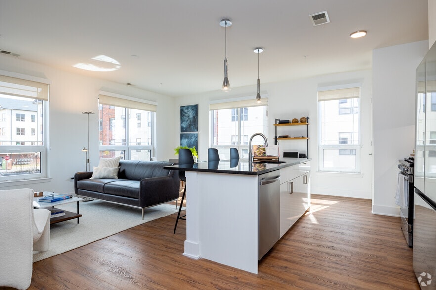 2BR, 2BA - The Nell