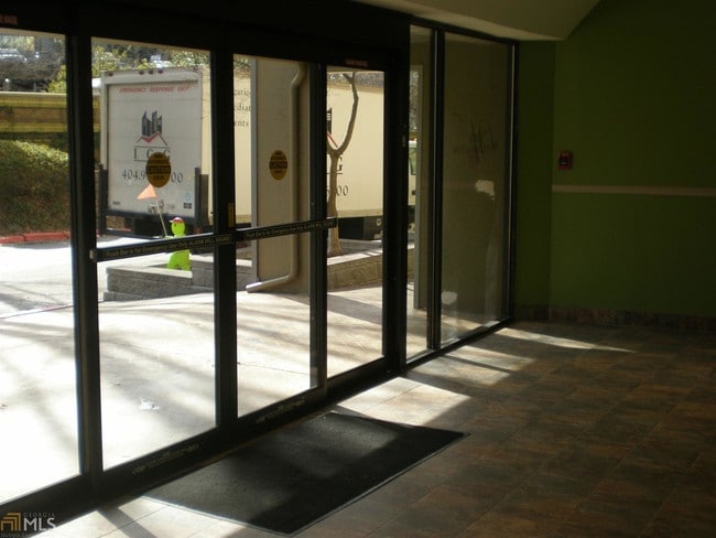 Building Photo - 1962 Spectrum Cir