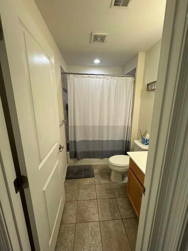 Building Photo - 721 Bender Rd