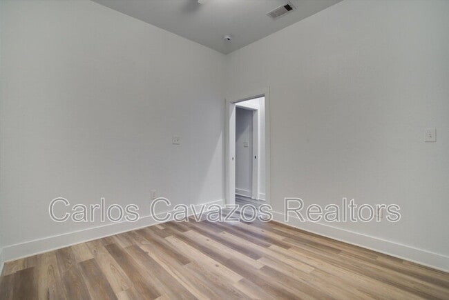 Building Photo - 5513 Victor St