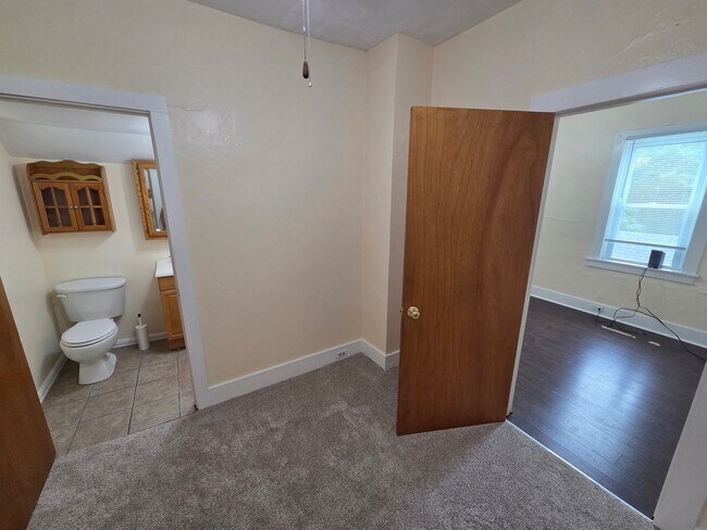 Building Photo - 313 Rinne St