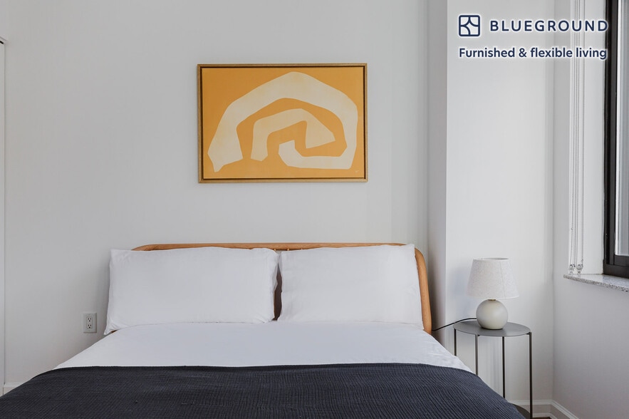 Building Photo - 535 W 23rd St