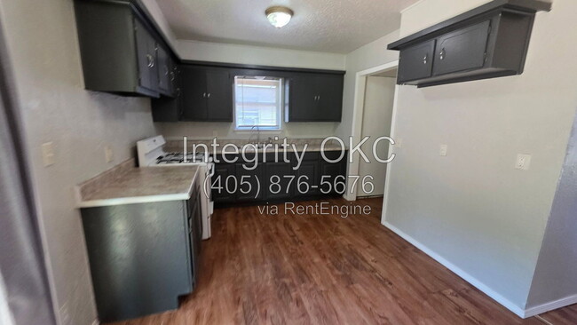 Building Photo - 6413 S Kelley Ave