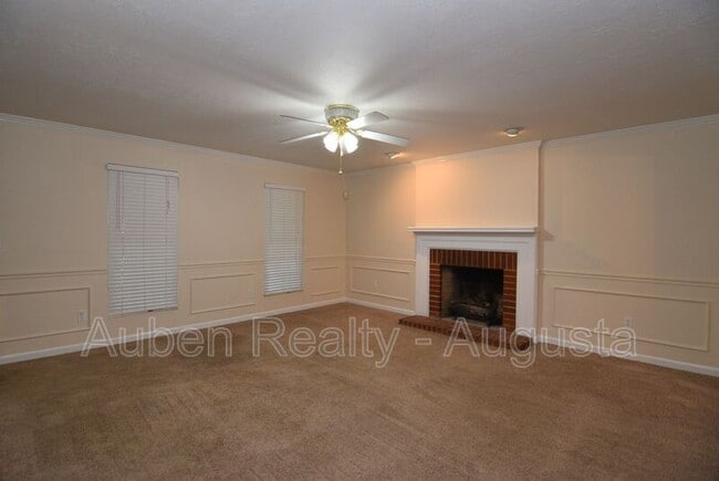 Building Photo - 490 Pheasant Run Dr