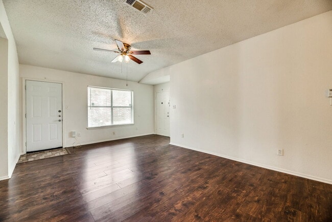 Building Photo - 10340 Blackjack Oaks Dr