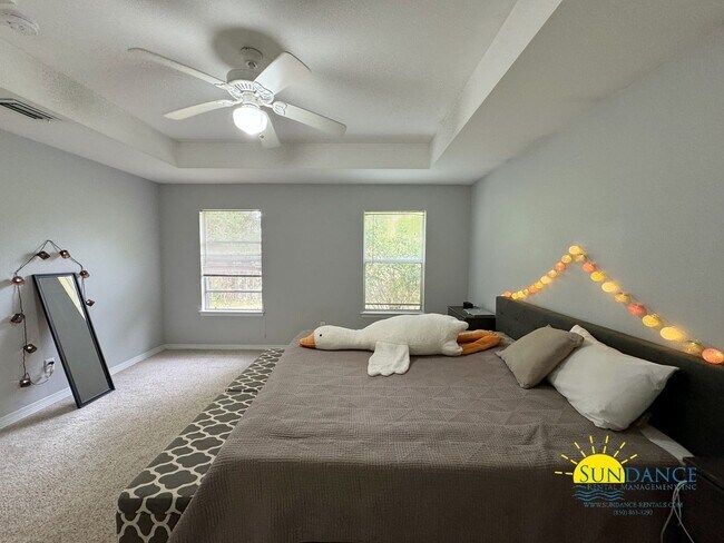 Building Photo - Downtown FWB Gem: Must-See Single Family H...