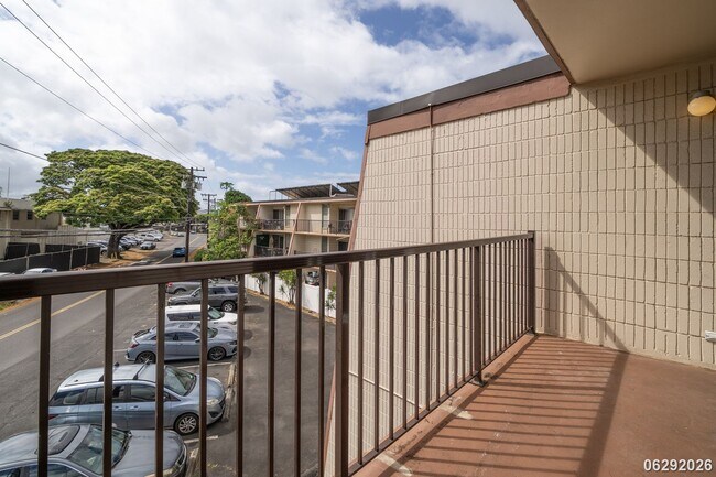 Building Photo - Available now! 3-Bdrm, 1-Bath, 1-Parking  at Pearl Ridge Terraces in Aiea