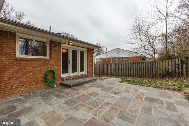 Building Photo - 9718 Holmhurst Rd