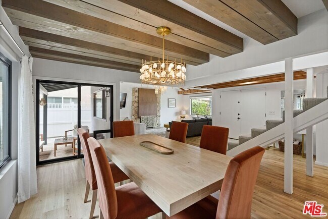 Building Photo - 6558 Lasaine Ave