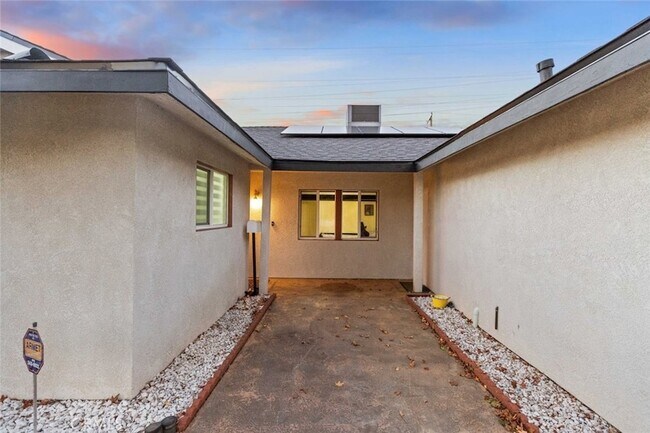 Building Photo - 11377 Gaynor Ave